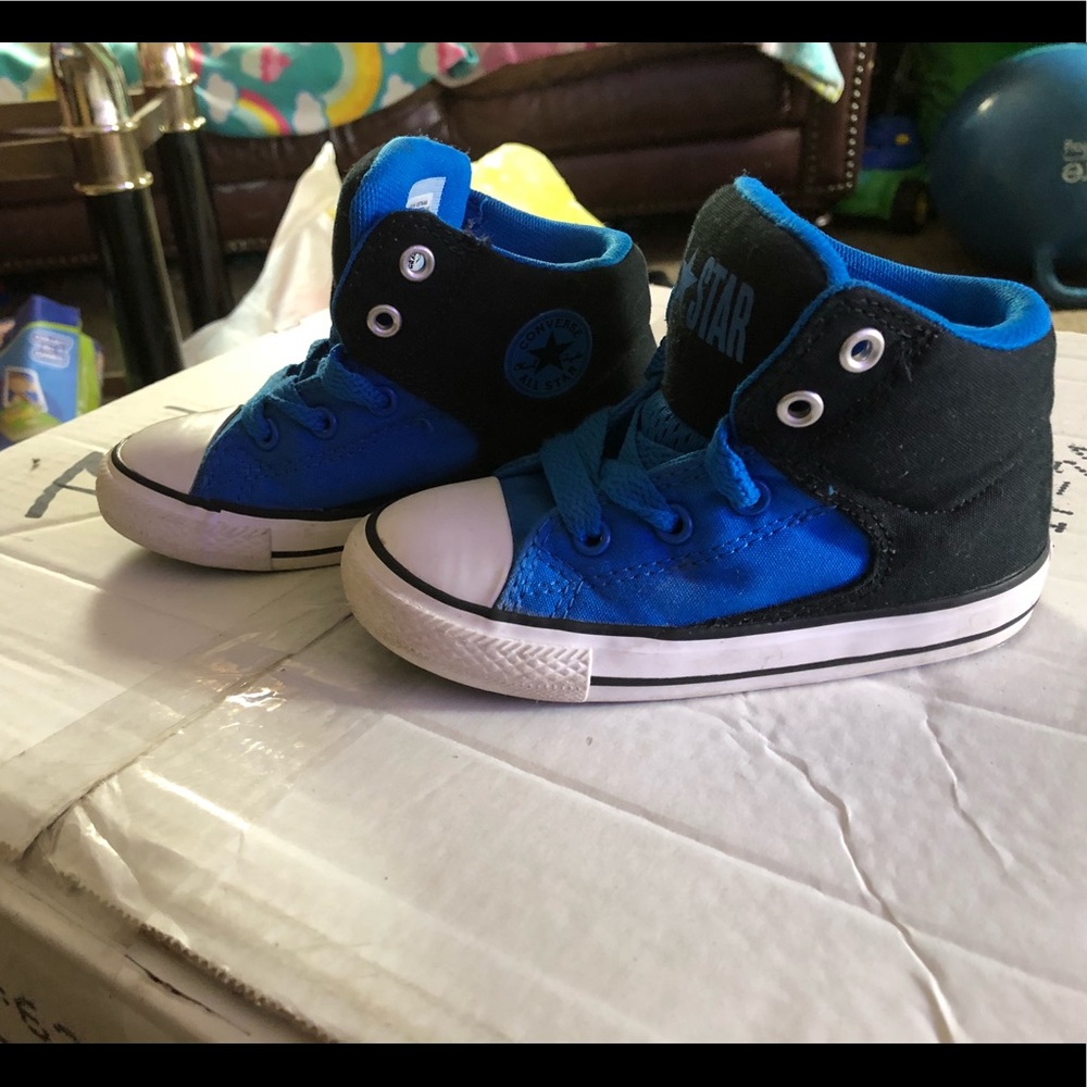 Boys size 8 converse